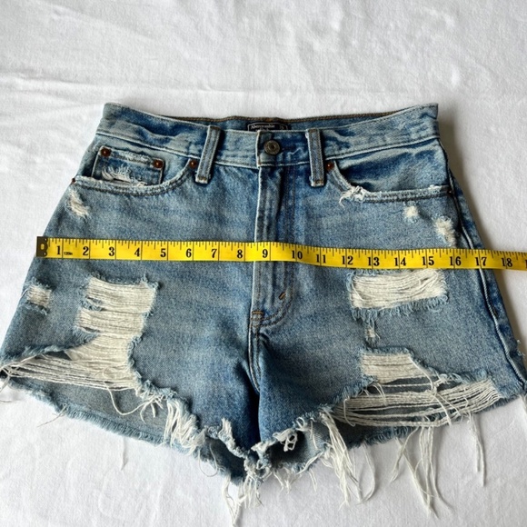 Abercrombie and Fitch Annie high rise distressed denim shorts - Picture 6 of 12